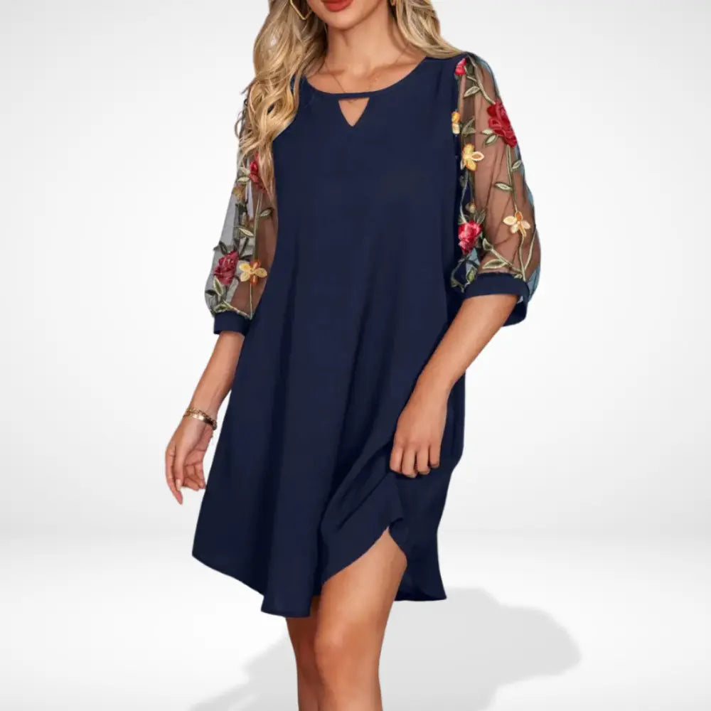 Kukkahihaisella yksityiskohdalla viimeistelty Mini-mekko naisille – Sonia