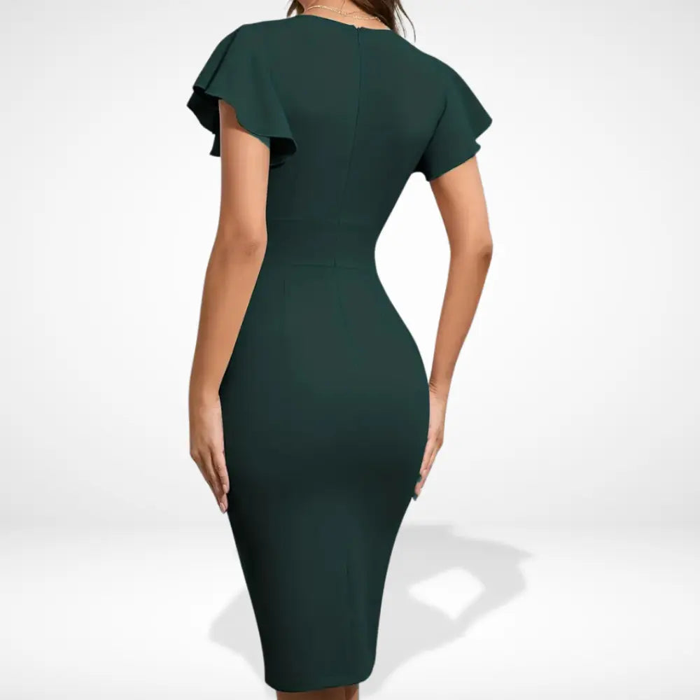 Rypytetty helma yksityiskohtana juhlamekossa for Women – Terra