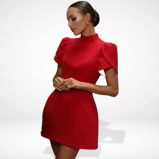Epäsymmetrisellä helmalla viimeistelty Cocktail-mekko for Women – Bates