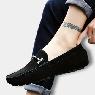 Metalliyksityiskohdilla viimeistellyt loafersit miehille – Curt