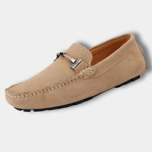 Metalliyksityiskohdilla viimeistellyt loafersit miehille – Curt