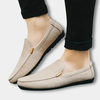 Kapea ja selkeälinjainen loafer-malli miehille – Buck