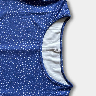Epäsymmetrinen pilkkukuosinen kesämekko naisille – Stacey