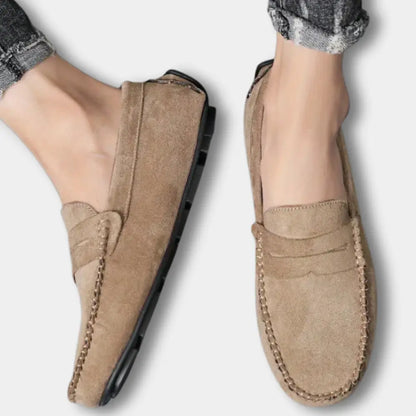 Ajattoman tyylikkäät mokkapintaiset loafers-kengät miehille – Oren
